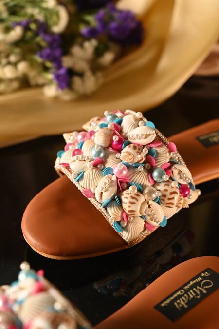 Shop Miraki White Embellished Seashells Flats Shop_Miraki_White Embellished Seashells Flats