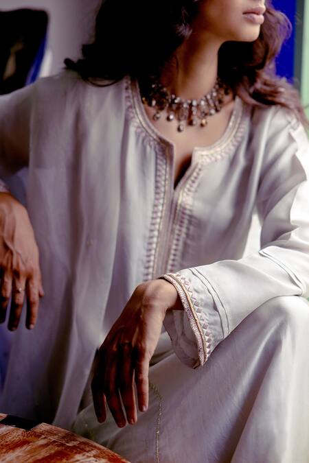 Sitaraa_Grey Organza, Habutai Silk Geometric Round Notched Neck Kurta Pant Set_at_Aza_Fashions