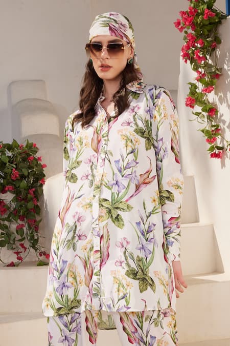 Reynu Taandon_White Crepe Digital Prints Floral Collared Neck Shirt Kurta And Pant Set _Online_at_Aza_Fashions