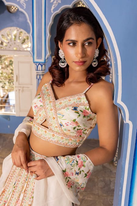 Buy Suruchi Parakh White Georgette, Organza Embroidery V-neck Line Lehenga Set Online at Aza Fashions Buy_Suruchi Parakh_White Georgette, Organza Embroidery V-neck Line Lehenga Set _Online_at_Aza_Fashions