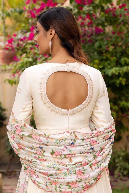 Suruchi Parakh_White Georgette, Organza Embroidery Round Neck Anarkali With Dupatta _at_Aza_Fashions