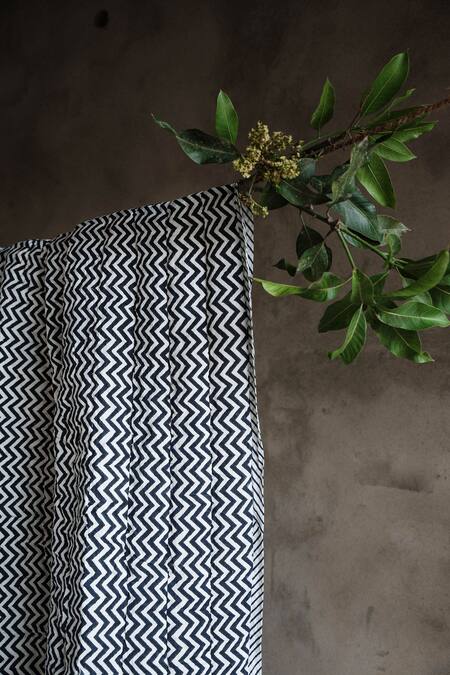 Buy Raamae Blue 100% Cotton Hand Block Print Bouti Chevron Quilt Online at Aza Fashions Buy_Raamae_Blue 100% Cotton Hand Block Print Bouti Chevron Quilt_Online_at_Aza_Fashions