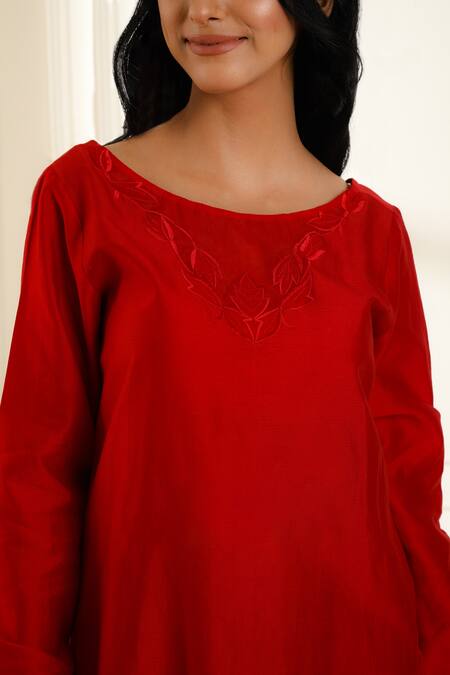 Omana By Ranjana Bothra Red Chanderi, Organza Applique, Embroidery, Tassels Boat Farah Kurta Pant Set Online at Aza Fashions Omana By Ranjana Bothra_Red Chanderi, Organza Applique, Embroidery, Tassels Boat Farah Kurta Pant Set _Online_at_Aza_Fashions