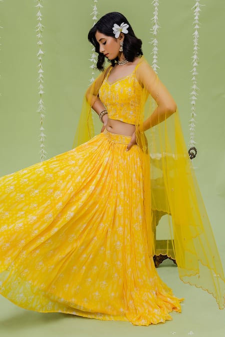 Buy Redpine Designs Yellow Viscose Georgette, Dupatta Net Cutdana, Floral, Print Lehenga Set Online at Aza Fashions Buy_Redpine Designs_Yellow Viscose Georgette, Dupatta Net Cutdana, Floral, Print Lehenga Set _Online_at_Aza_Fashions