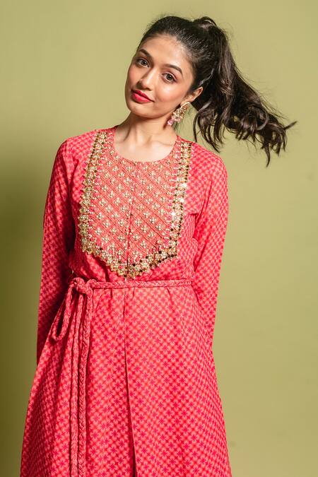 Ria Shah Label Pink Polyester Embroidery Round Neck Floral Print Kurta And Pant Set Online at Aza Fashions Ria Shah Label_Pink Polyester Embroidery Round Neck Floral Print Kurta And Pant Set _Online_at_Aza_Fashions