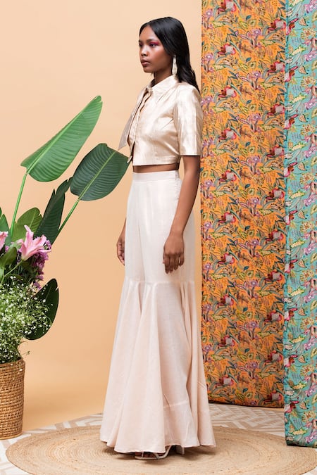 Shop Rishi and Vibhuti Pink Linen Split V-neck Daisy Deep Shirt And Flared Pant Set Online at Aza Fashions Shop_Rishi and Vibhuti_Pink Linen Split V-neck Daisy Deep Shirt And Flared Pant Set _Online_at_Aza_Fashions