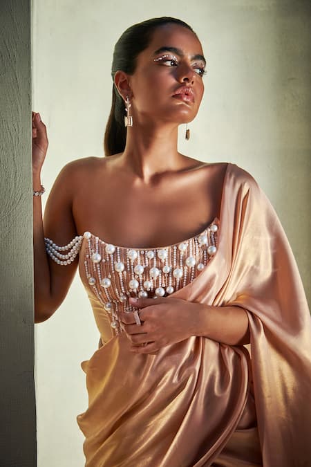 Saanjh By Lea_Pink Georgette Pearls Zaina Pleated Pre-stitched Saree _at_Aza_Fashions