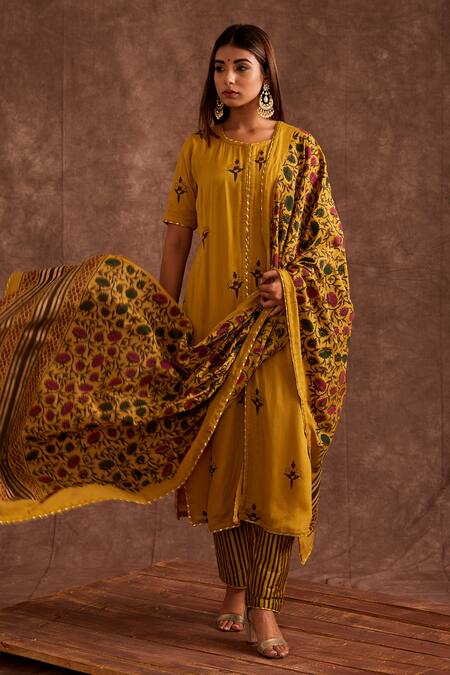 Buy The Home Affair Yellow Chiffon Gota Patti, Embroidery Round Neck Handblock Print Slit Kurta Set Online at Aza Fashions Buy_The Home Affair_Yellow Chiffon Gota Patti, Embroidery Round Neck Handblock Print Slit Kurta Set _Online_at_Aza_Fashions