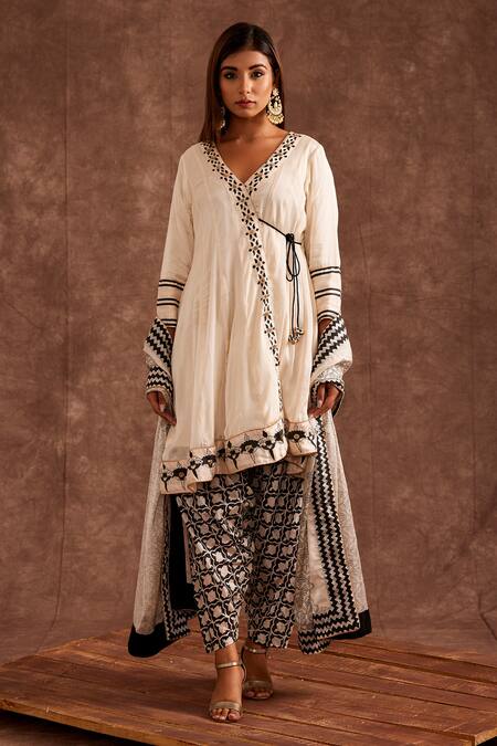 Shop The Home Affair White Chiffon Sequins, Tassels, Monochrome Anghrakha Kurta Dhoti Pant Set Online at Aza Fashions Shop_The Home Affair_White Chiffon Sequins, Tassels, Monochrome Anghrakha Kurta Dhoti Pant Set _Online_at_Aza_Fashions