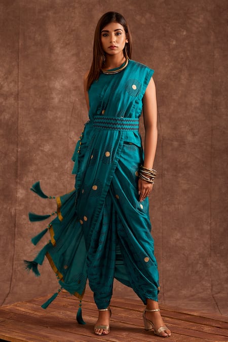 How to Drape Dhoti Style Saree | Indowestern Wedding Look | Dhoti saree is  an amazing Indowestern outfit idea.I love its fancy look. here i have used  georgette saree with beautiful border