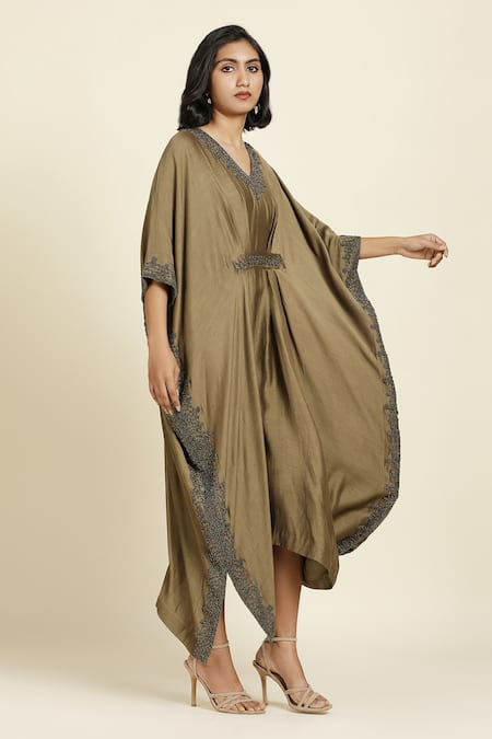 Oshi By Shikha_Green Silk, Chanderi, Taffeta Embroidery V-neck Kaftan _Online_at_Aza_Fashions