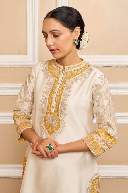 Sheetal Batra Ivory Dupatta Organza, Kurta Pure Chanderi, Embroidered Set at Aza Fashions Sheetal Batra_Ivory Dupatta Organza, Kurta Pure Chanderi, Embroidered Set_at_Aza_Fashions