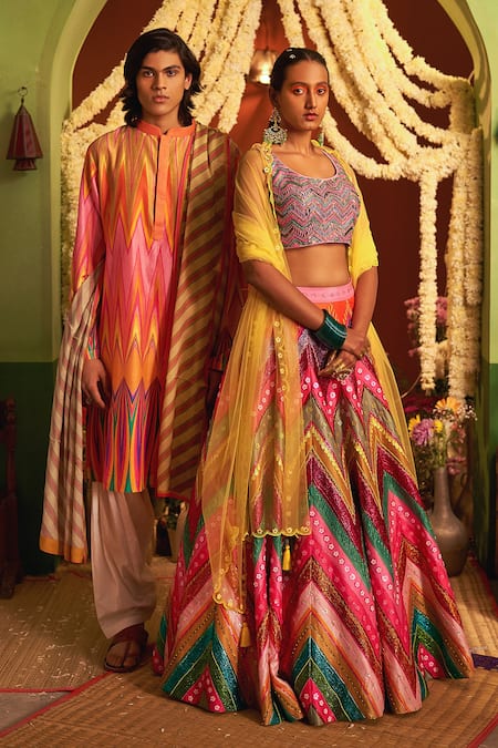 Buy_Siddhartha Bansal_Yellow Cotton, Chanderi Embroidery Chevron Print Kurta Set _Online_at_Aza_Fashions