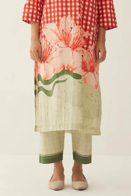 Shivani Bhargava Red Gingham, Cotton V-neck Checks And Floral Print Kurta & Pant Set at Aza Fashions Shivani Bhargava_Red Gingham, Cotton V-neck Checks And Floral Print Kurta & Pant Set _at_Aza_Fashions