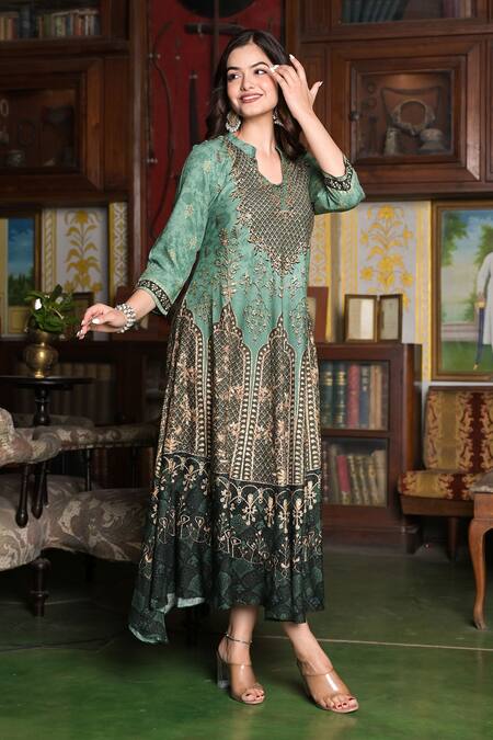 Buy_Bairaas_Green Rayon Embellished Royal Palace Pattern And Stone Work Notched Round Print_Online_at_Aza_Fashions