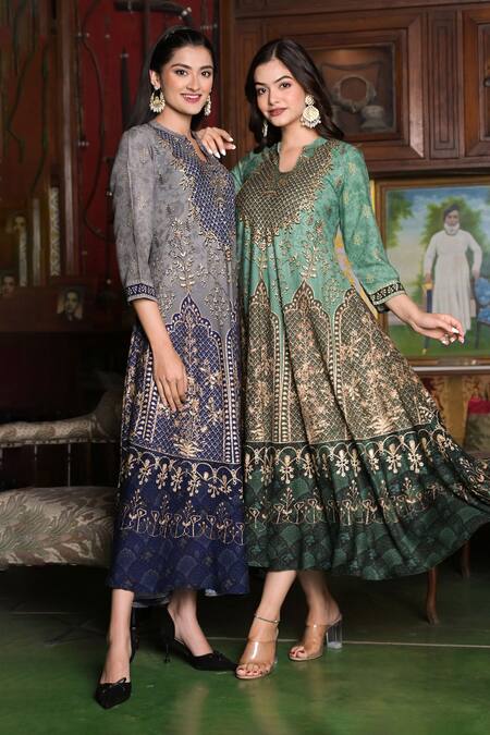 Bairaas_Green Rayon Embellished Royal Palace Pattern And Stone Work Notched Round Print_at_Aza_Fashions