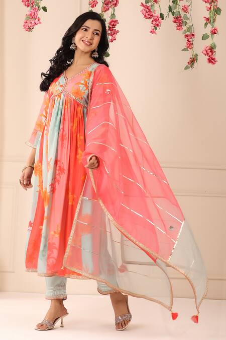 Buy_Bairaas_Red Muslin Embroidered Sequin V Neck Floral Pattern Straight Kurta Set_Online_at_Aza_Fashions