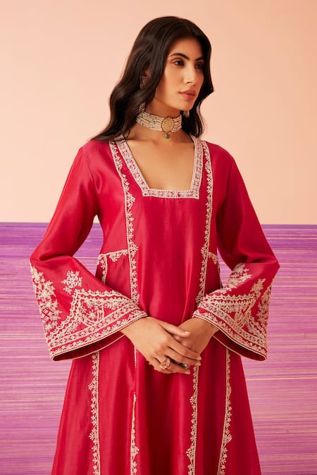 Buy_Sureena Chowdhri_Magenta Silk, Organza, Chanderi Sequins, Embroidery V-neck Mirage Kurta Set_Online_at_Aza_Fashions