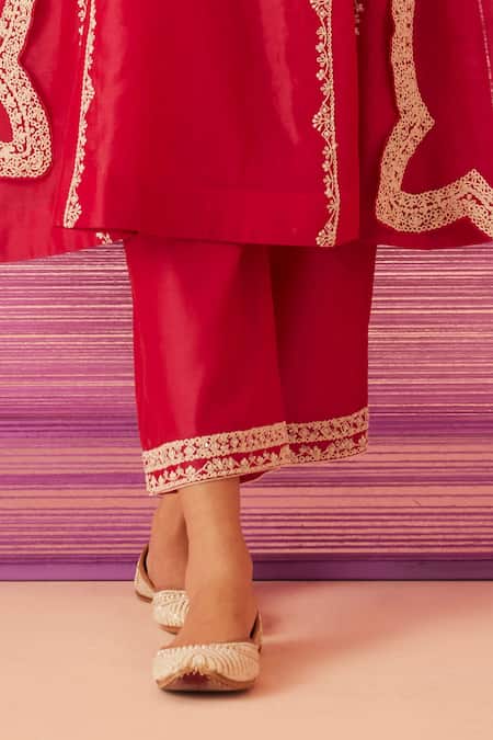 Sureena Chowdhri_Magenta Silk, Organza, Chanderi Sequins, Embroidery V-neck Mirage Kurta Set_at_Aza_Fashions