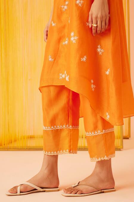 Sureena Chowdhri_Orange Silk Chanderi Embroidered Dori Deep V Neck Daydream Kurta Set_at_Aza_Fashions