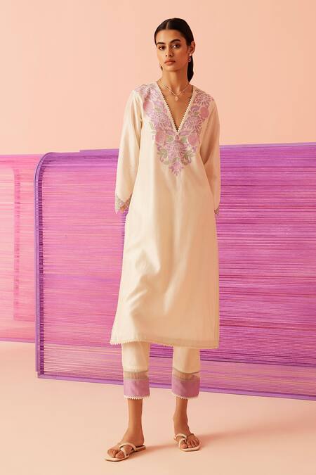 Sureena Chowdhri_Ivory Silk Chanderi Embroidered Floral Applique And Mystic Blooms Kurta Set_Online_at_Aza_Fashions