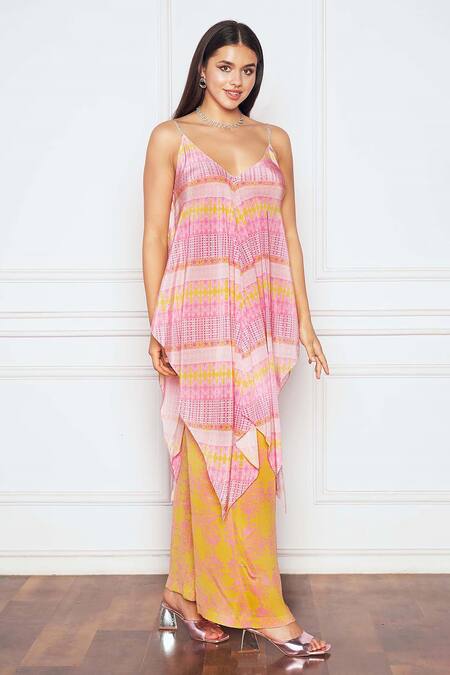 Sakshi Girri_Pink Crepe Embroidery V-neck Abstract Print Tunic And Palazzo Set _Online_at_Aza_Fashions