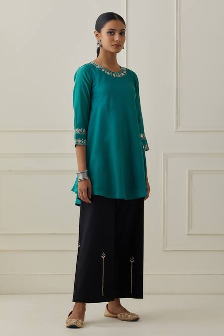 Shop Kamaltaas Green Kurta Chanderi Silk, Lining Mulmul, Pant Cotton Flax And Flared Set Online at Aza Fashions Shop_Kamaltaas_Green Kurta Chanderi Silk, Lining Mulmul, Pant Cotton Flax And Flared Set _Online_at_Aza_Fashions