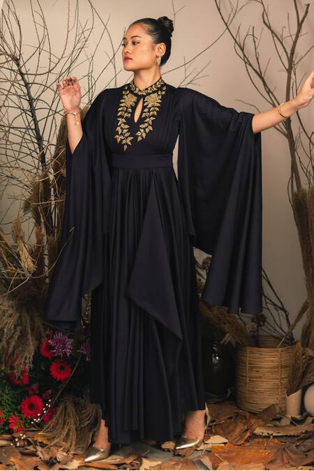 Shop House Of Fett Black Luxury Knitted Twill Floral Keyhole Gown Online at Aza Fashions Shop_House Of Fett_Black Luxury Knitted Twill Floral Keyhole Gown _Online_at_Aza_Fashions