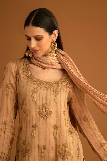 Shyam Narayan Prasad_Pink Chanderi, Tissue Embroidery Round Neck Dori And Thread Kurta Set _Online_at_Aza_Fashions