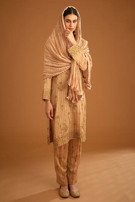 Shyam Narayan Prasad_Pink Chanderi, Tissue Embroidery Round Neck Dori And Thread Kurta Set _at_Aza_Fashions