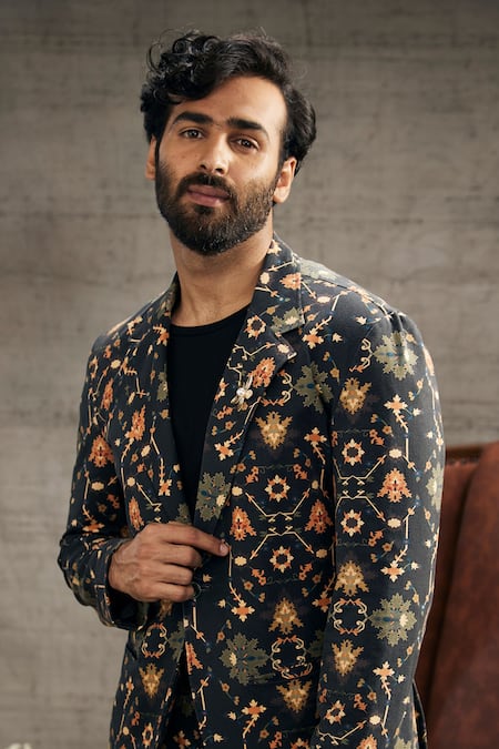 Soup By Sougat Paul_Black Silk Embroidery Zahra Printed Blazer And Pant Set _Online_at_Aza_Fashions