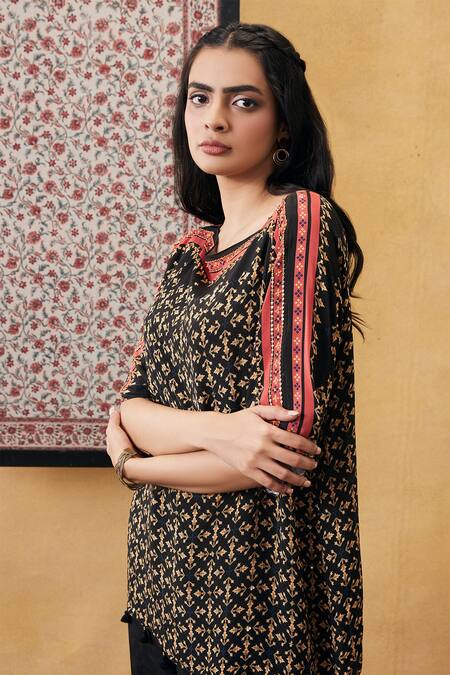 Soup By Sougat Paul_Black Crepe Tassels, Embroidery Collared Zahra Printed Tunic And Pant Set _Online_at_Aza_Fashions
