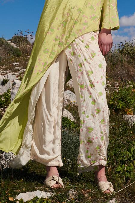 Shruti Sancheti_Green Crepe Embroidery Floral Print Cape And Flap Pant Set _Online_at_Aza_Fashions
