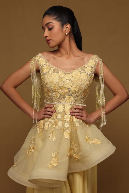Shriya Som_Yellow Tulle Embroidery Floral Boat Neck Peplum Top And Pant Set _Online_at_Aza_Fashions