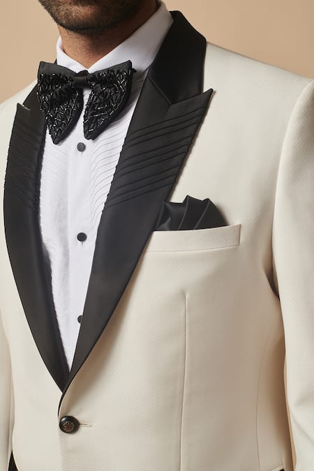 contrasting-lapel tuxedo blazer