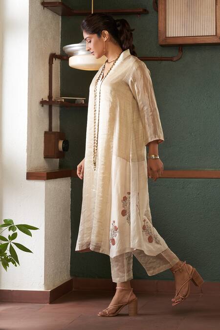 Buy_Bodhi Tree_Off White Silk, Viscose, Linen Embroidery V-neck Floral Kurta And Pant Set _Online_at_Aza_Fashions