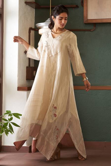 Bodhi Tree_Off White Tissue Zari Embroidery Floral V Neck Kaftan _Online_at_Aza_Fashions