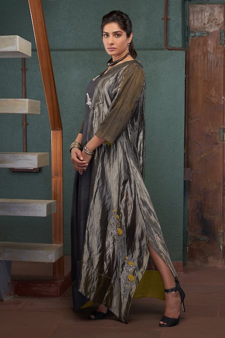 Buy_Bodhi Tree_Black Tissue Zari Embroidery Floral V Neck Zardozi Butta Kaftan _Online_at_Aza_Fashions