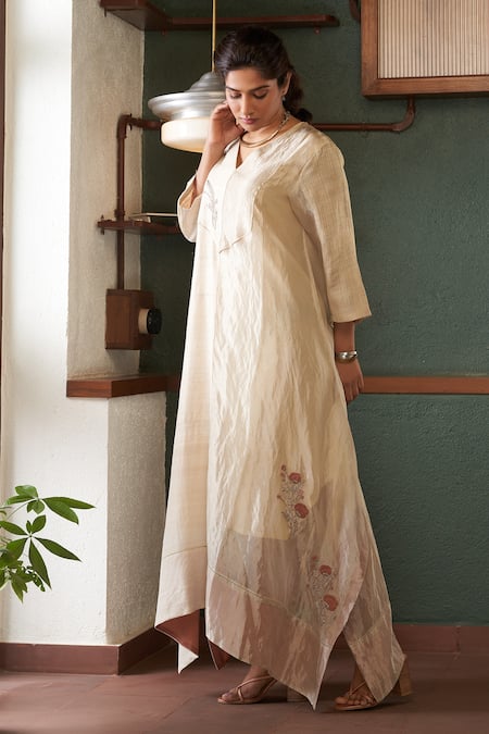 Buy_Bodhi Tree_Off White Tissue Zari Embroidery Floral V Neck Kaftan _Online_at_Aza_Fashions