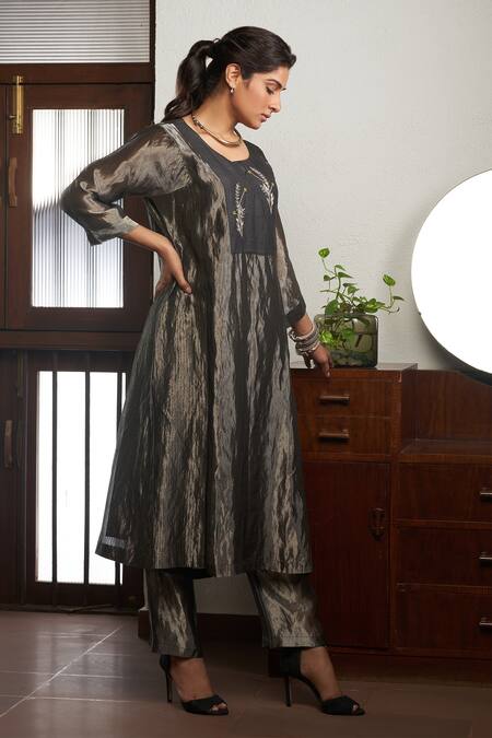 Bodhi Tree_Black Silk, Viscose, Linen Feathers Round Neck Embroidered Yoke Kurta And Pant Set _Online_at_Aza_Fashions