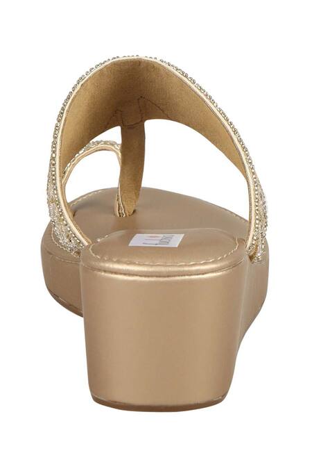 Fuchsia by aashaka mehta_Gold Cut Work Dana Kolhapuri Wedges _Online_at_Aza_Fashions