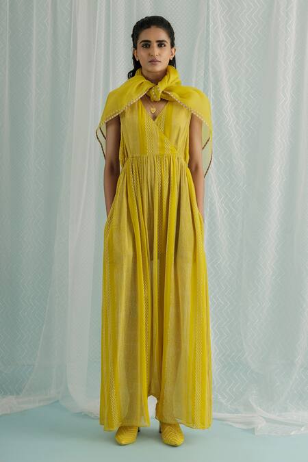 Buy Surbhi Gupta Yellow Georgette, Organza V-neck Sophie Block Printed Jumpsuit With Stole Online at Aza Fashions Buy_Surbhi Gupta_Yellow Georgette, Organza V-neck Sophie Block Printed Jumpsuit With Stole _Online_at_Aza_Fashions