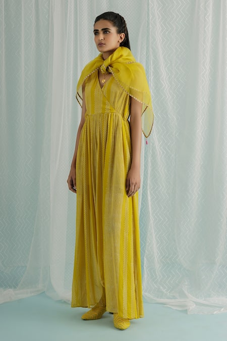 Shop Surbhi Gupta Yellow Georgette, Organza V-neck Sophie Block Printed Jumpsuit With Stole Online at Aza Fashions Shop_Surbhi Gupta_Yellow Georgette, Organza V-neck Sophie Block Printed Jumpsuit With Stole _Online_at_Aza_Fashions