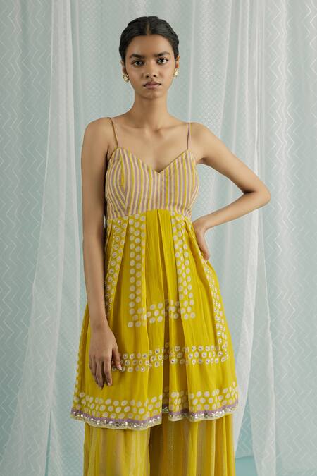 Surbhi Gupta_Yellow Kurta And Dhoti Pant Georgette Printed Polka Dots V Eira Set  _Online_at_Aza_Fashions