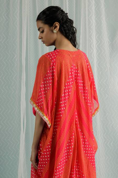 Surbhi Gupta_Fuchsia Georgette, Cotton, Silk Embroidery V-neck Cocoon Hand Block Print Dress _Online_at_Aza_Fashions