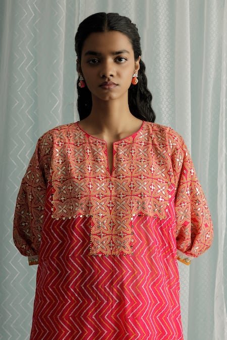 Surbhi Gupta_Fuchsia Kurta And Dhoti Pant Georgette Printed Chevron Choga & Set  _Online_at_Aza_Fashions