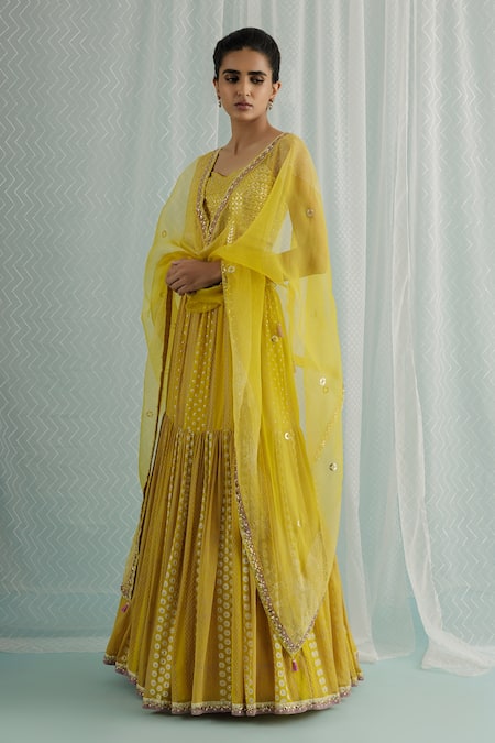 Surbhi Gupta_Yellow Satin, Organza, Georgette, Demi Chevron Print Lehenga Set _Online_at_Aza_Fashions