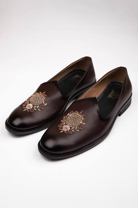 Buy_Schon Zapato_Brown Moj Mohey Embroidered Juttis  _Online_at_Aza_Fashions