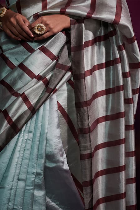 Buy_Dressfolk_Blue Pure 100% Handloom Silk Stripe Pattern Saree _Online_at_Aza_Fashions