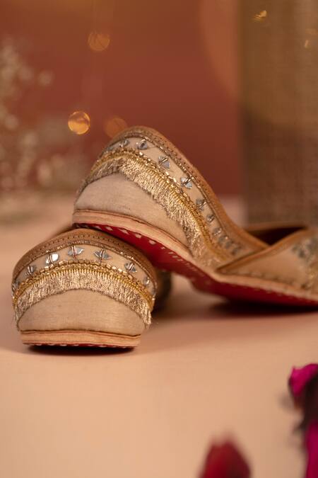 House Of Vian Gold Beads, Mirrors Sehar Embrodiered Juttis Online at Aza Fashions House Of Vian_Gold Beads, Mirrors Sehar Embrodiered Juttis _Online_at_Aza_Fashions